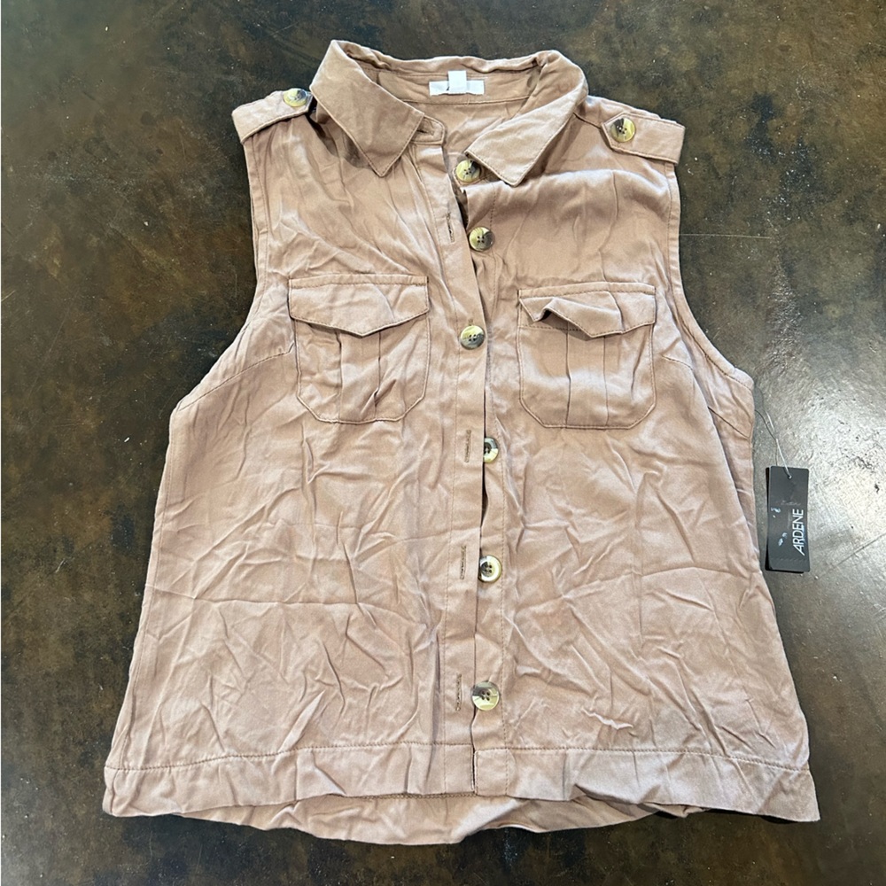 🛑 SOLD~NWT Ardene Top